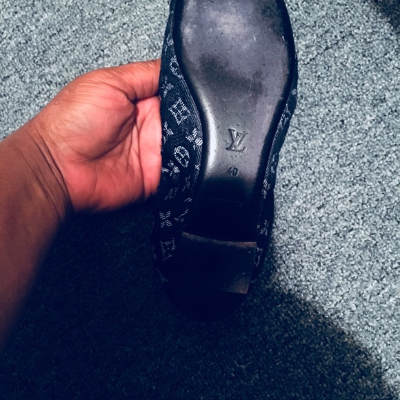 Louis Vuitton shoes! - Picture 4 of 8